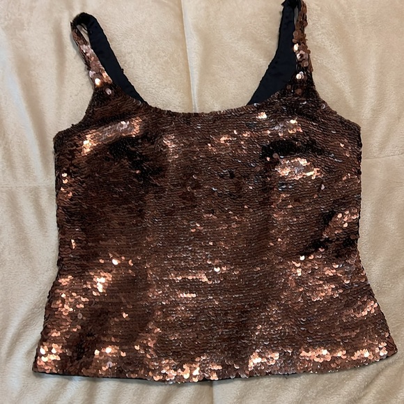 Beautiful 2 Piece Skirt and Top with Shawl - Picture 3 of 6